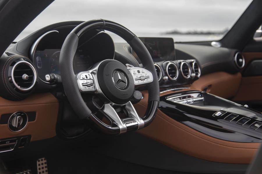 Интерьер Mercedes-AMG GT C Roadster (R190) 2019 года  (NA) (фото 26 из 42)